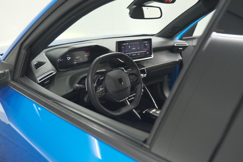 Peugeot 2008 puretech 130 eat8 blue lease allure | camera | navigatie | par