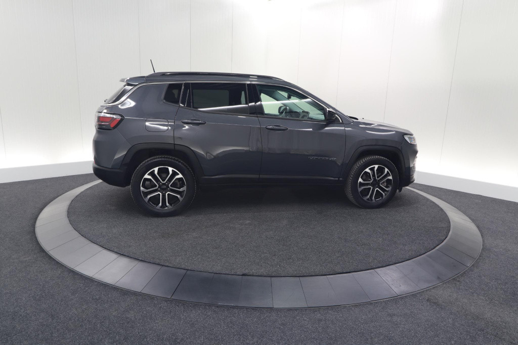 Jeep Compass 4xe 190 plug-in hybrid electric night eagle | camera | apple c