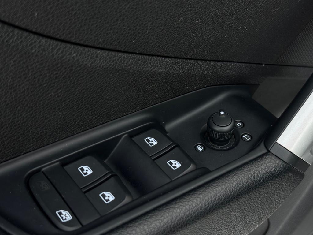 Audi Q2 1.5 tfsi *s edition . virtual * camera * black pack