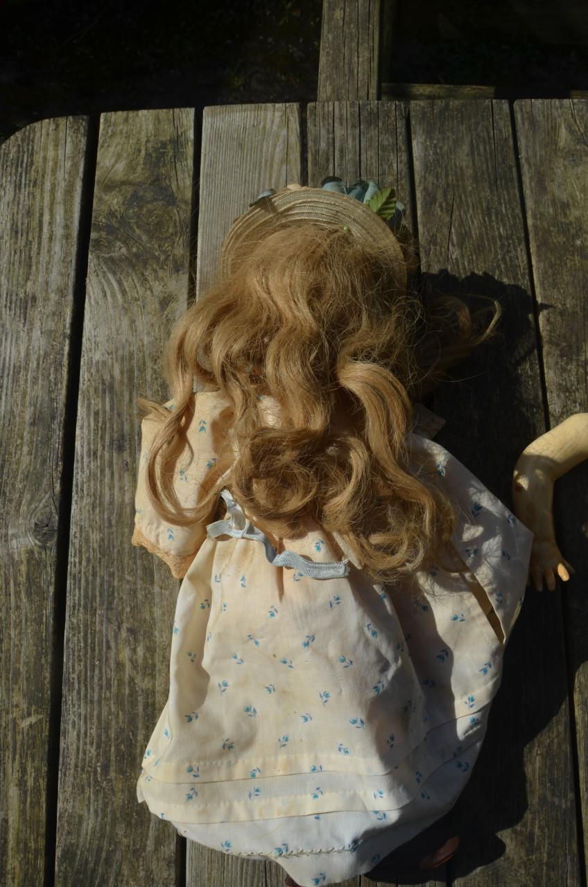 'Antieke' pop, biscuit (heet dat zo?) hoofd