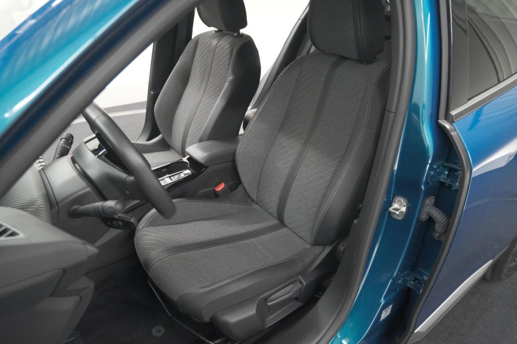 Peugeot 2008 puretech 100 allure | apple carplay | parkeersensoren | climat