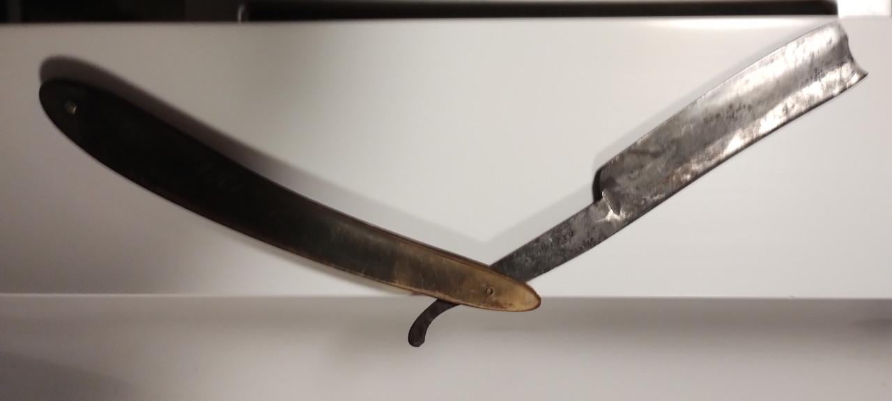 Barbiersmes, gebroeders PITTS 1930.