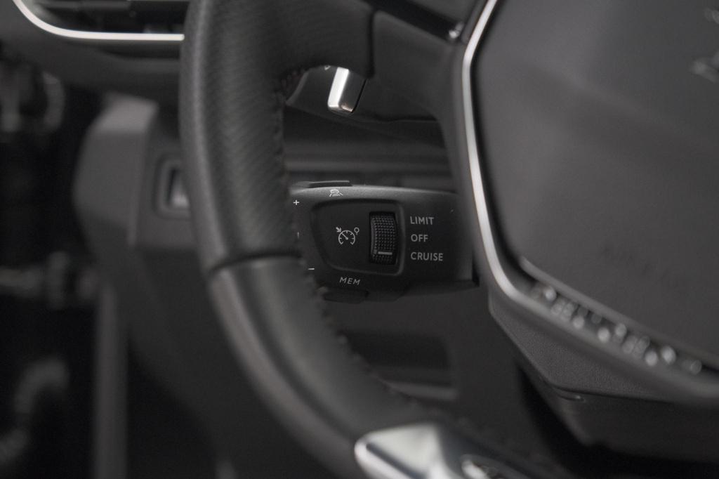 Peugeot 3008 puretech 130 eat8 gt black pack | camera | adaptieve cruise co