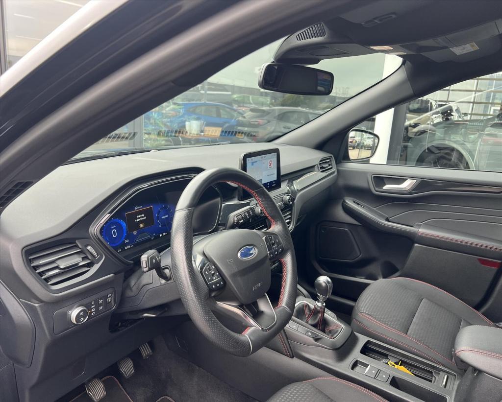 Ford Kuga 1.5 ecoboost 150pk st-line winterpack , carplay