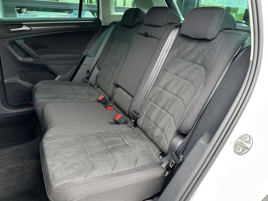 Volkswagen Tiguan 1.5 tsi act 150pk r-line | virtual cockpit | camera | erg