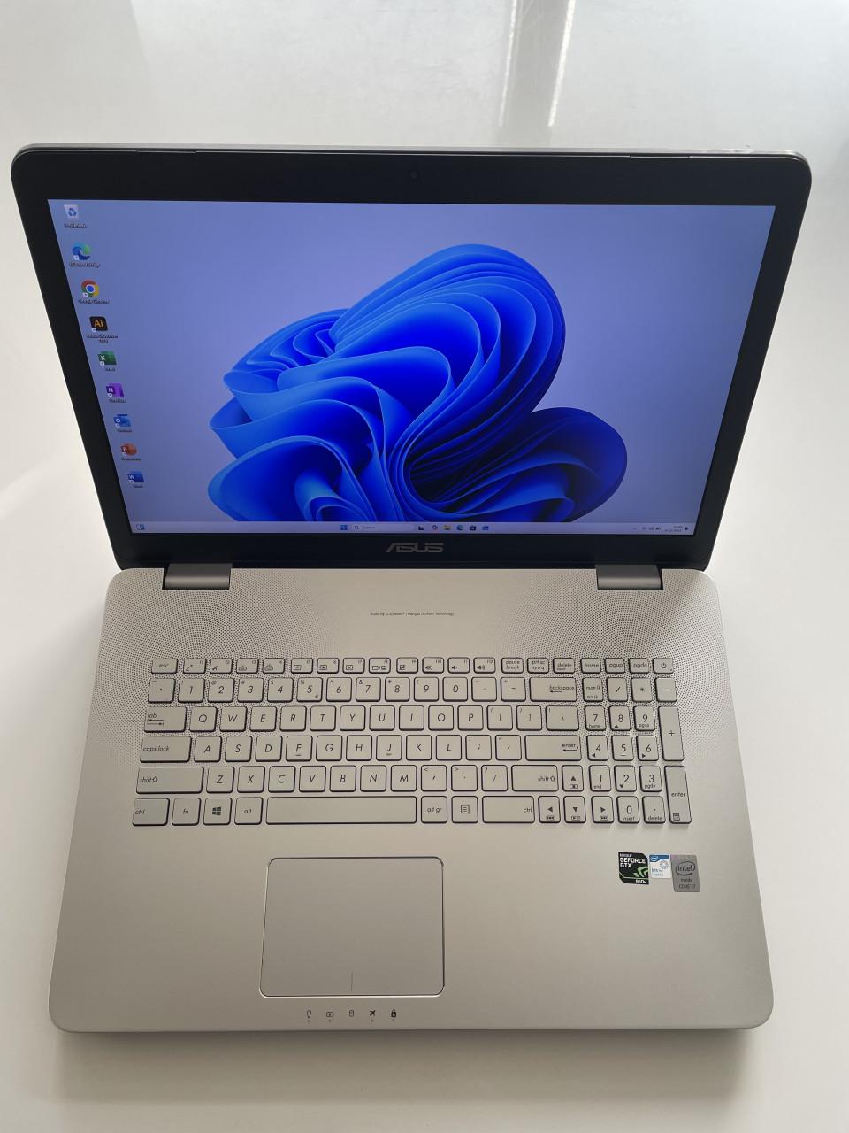 Asus 17.3 inch - Game laptop Windows 11 i7 SSD Office Illustator Muis