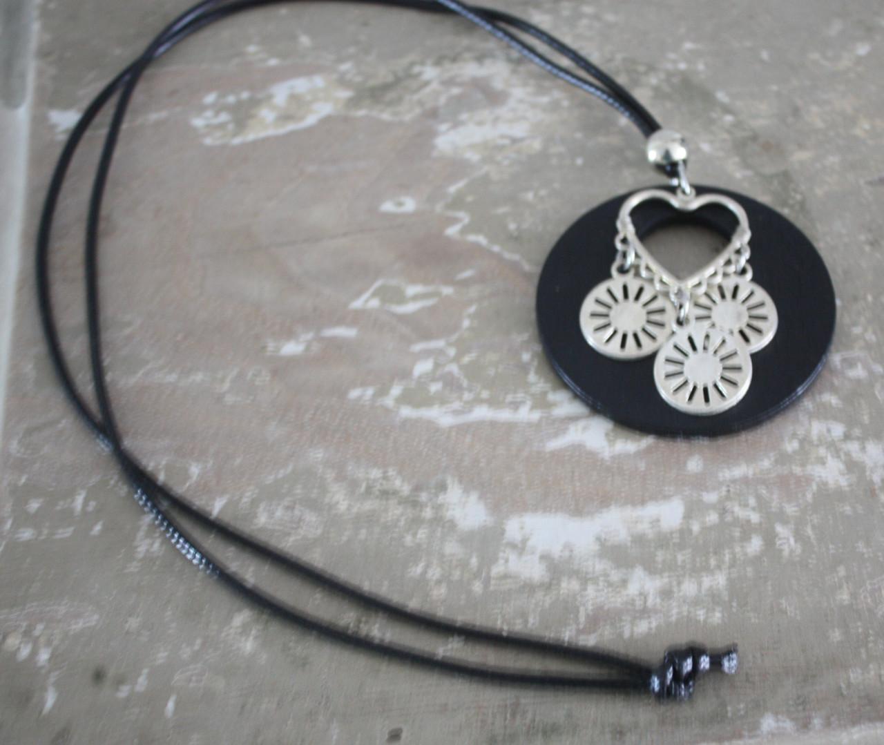 Zwarte toutjes ketting met hanger