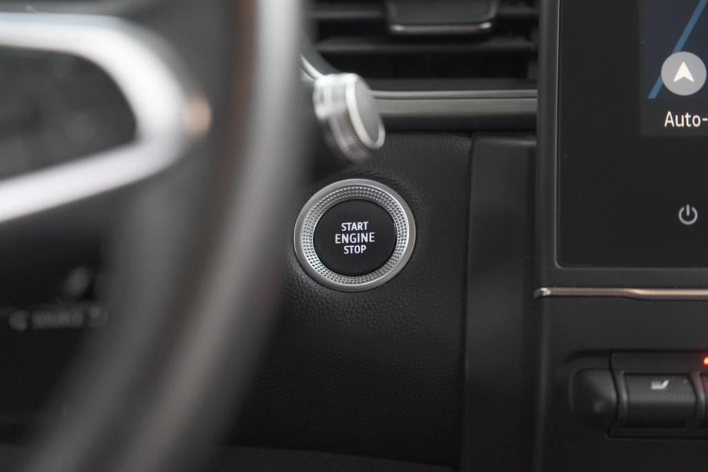 Renault Captur tce 130 edc intens | trekhaak | adaptieve cruise control | c