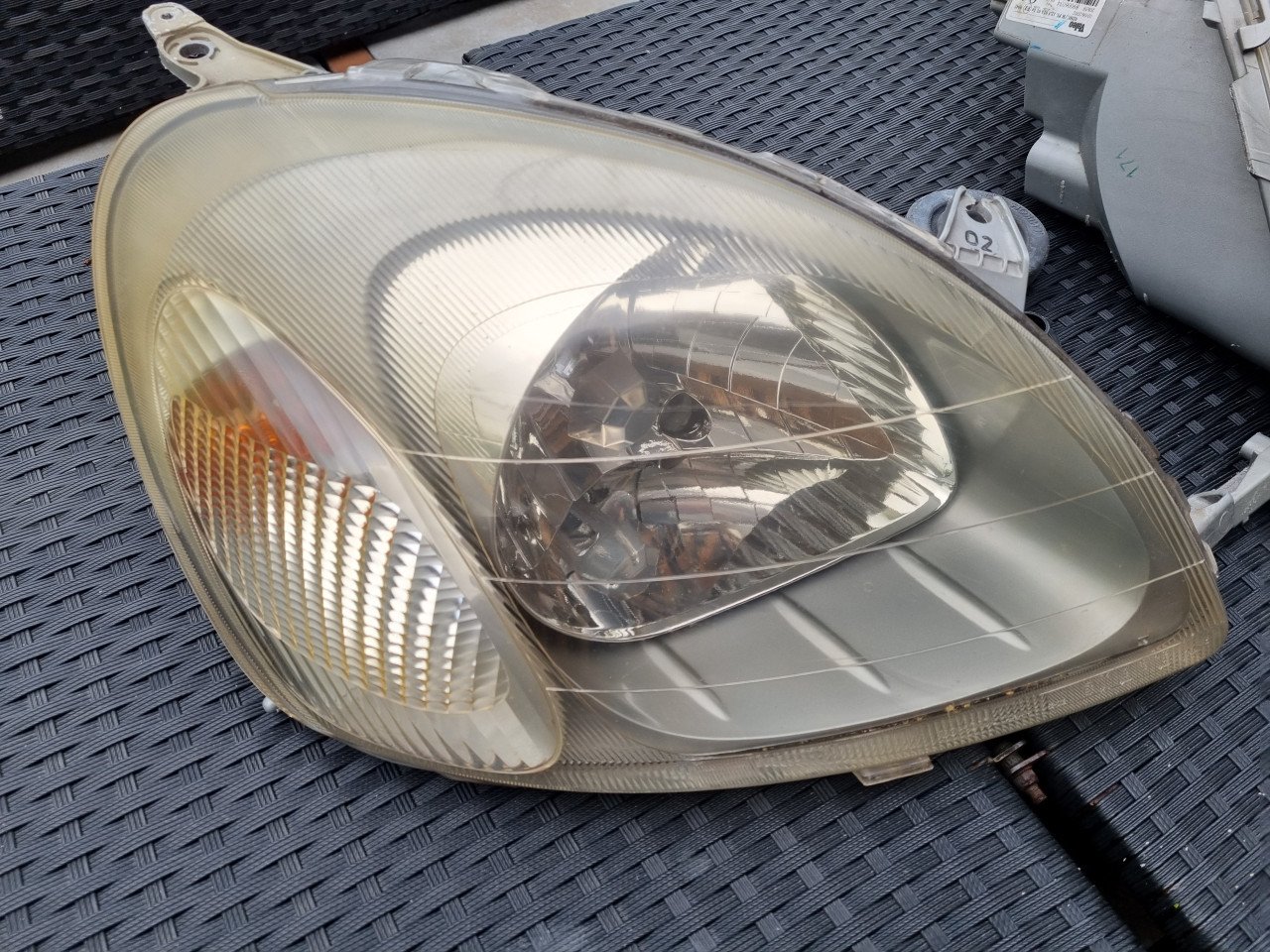 Koplampen Toyota Yaris P1 (1999-2003)