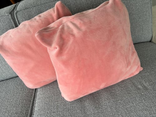 Te koop: 2 kussens