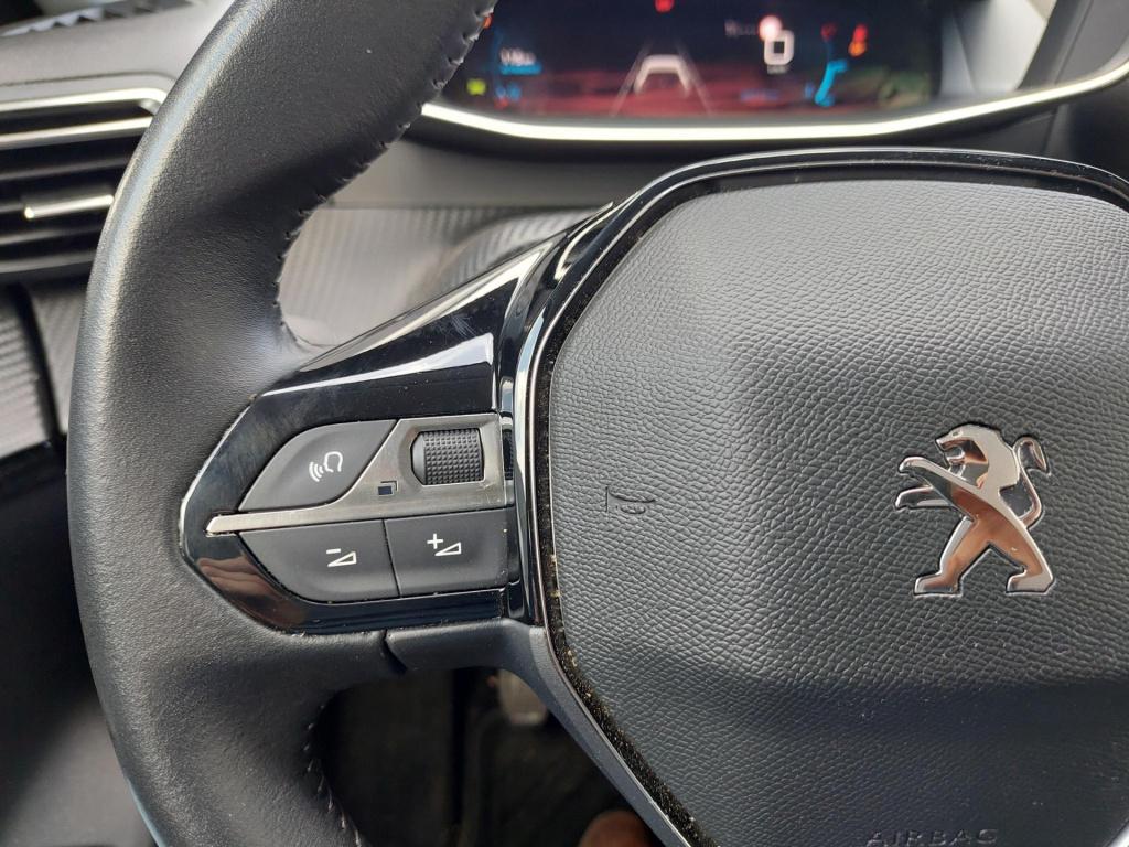 Peugeot 208 1.2 pt 100 allure clima/navi/lmv
