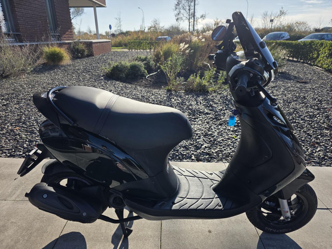 PIAGGIO ZIP | 2012 | 4T | 80CC | 9342 KM |  NETTE STAAT!