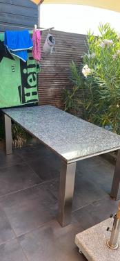 Buiten tafel te koop
