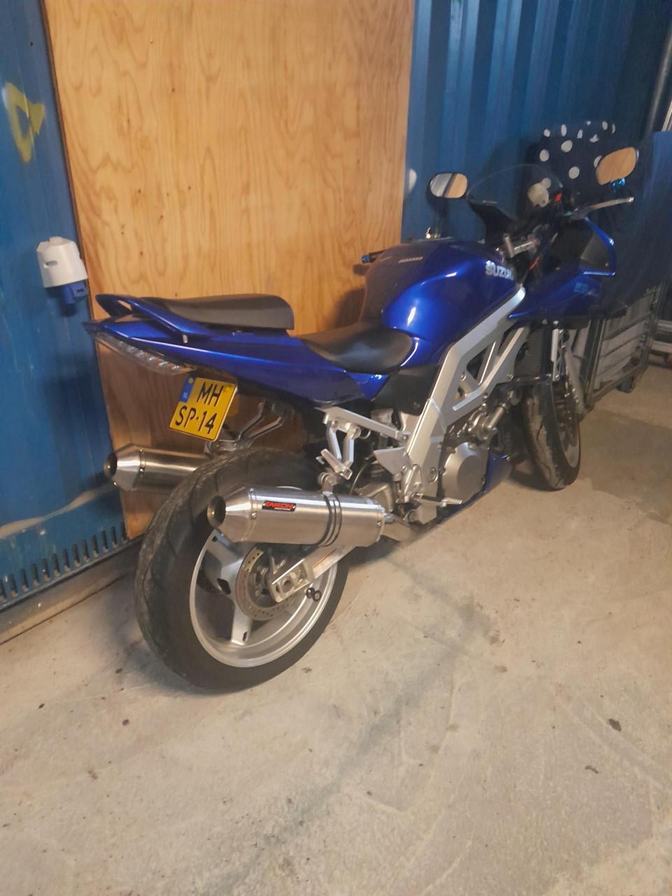 Suzuki  2 cil 1000 cc