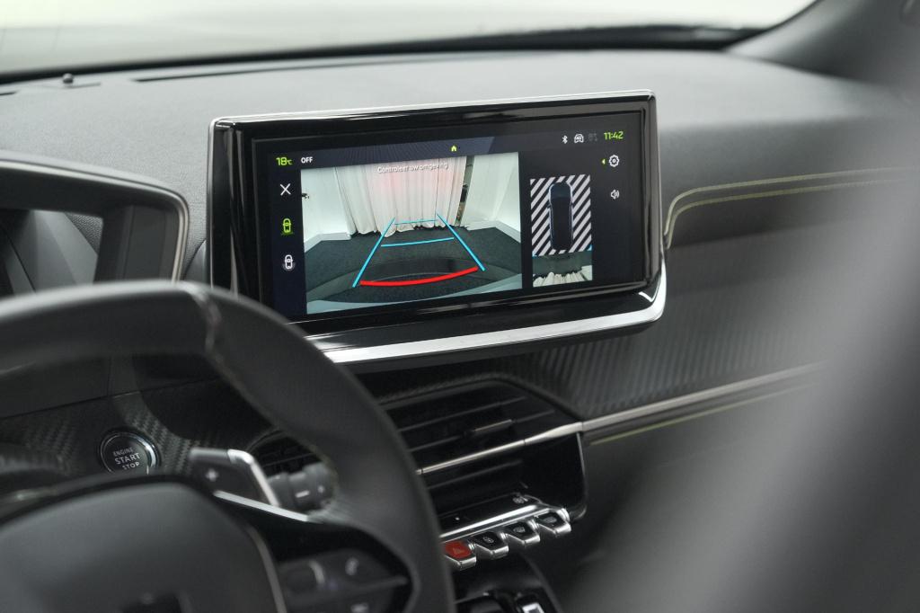 Peugeot 2008 puretech 130 eat8 gt | camera | parkeersensoren | apple carpla