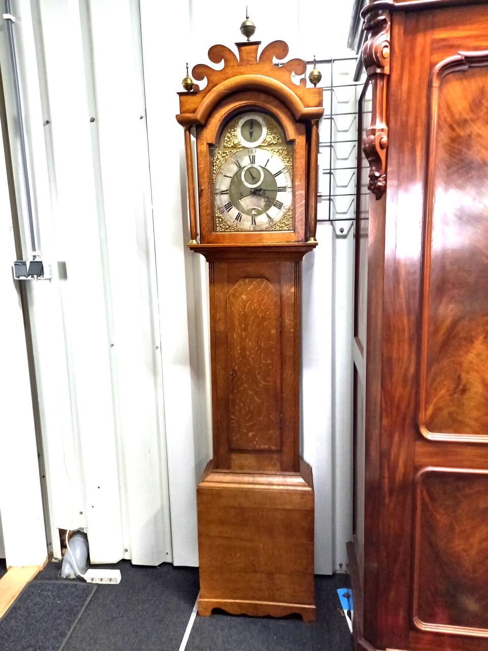 Wegens aanschaf nieuwe vloer ruimte nodig Zeeuws antiek kabinet ea