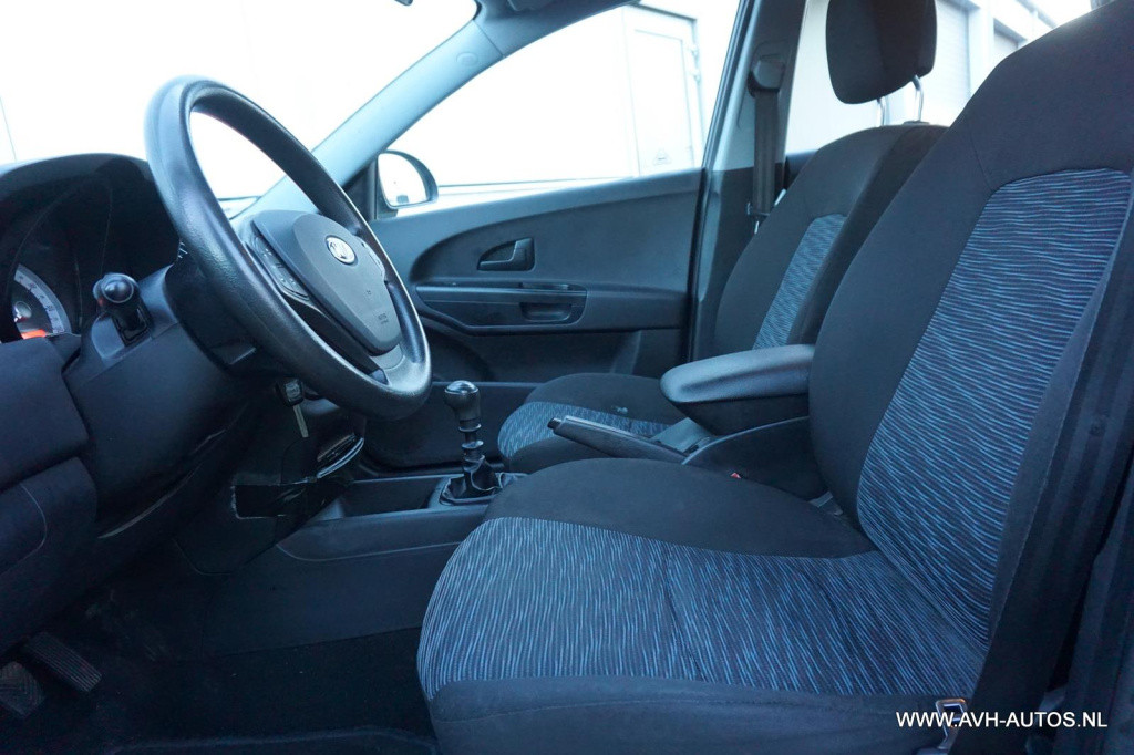 Kia Cee'd sporty wagon 1.4 x-tra