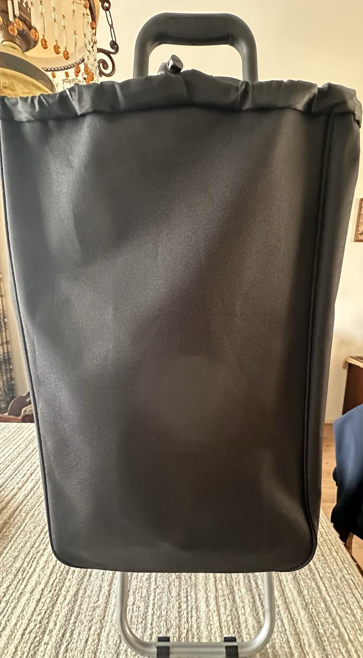 NIEUWE BOODSCHAPPEN TROLLY . 1 KEER GEBRUIKT.