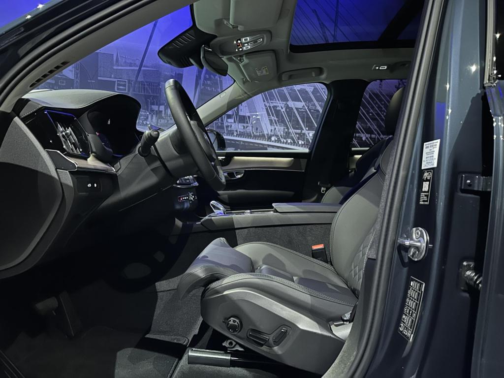 Volvo XC90 2.0 t8 plug-in hybrid awd plus dark *luchtvering*pano*surroundvi