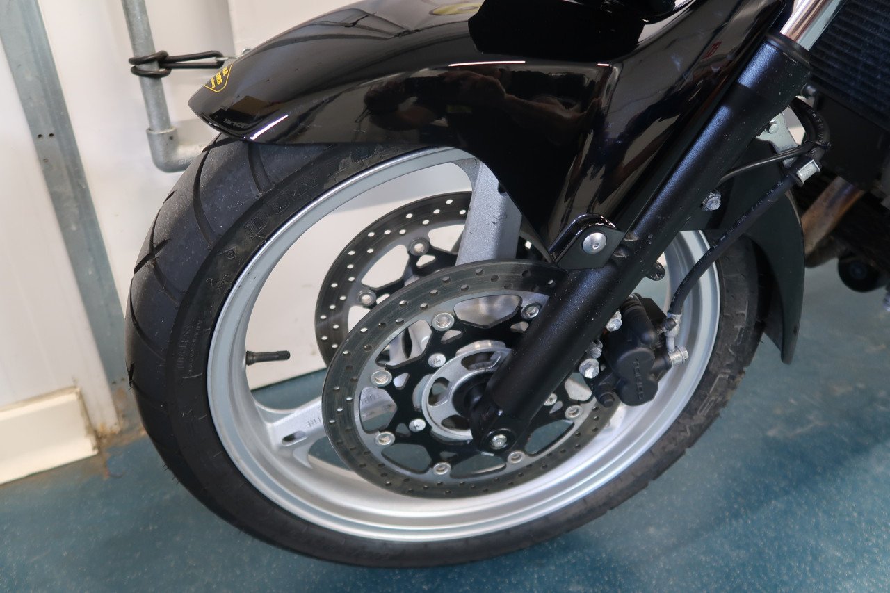 Suzuki V-Strom 650 2011 slechts 7450 km!