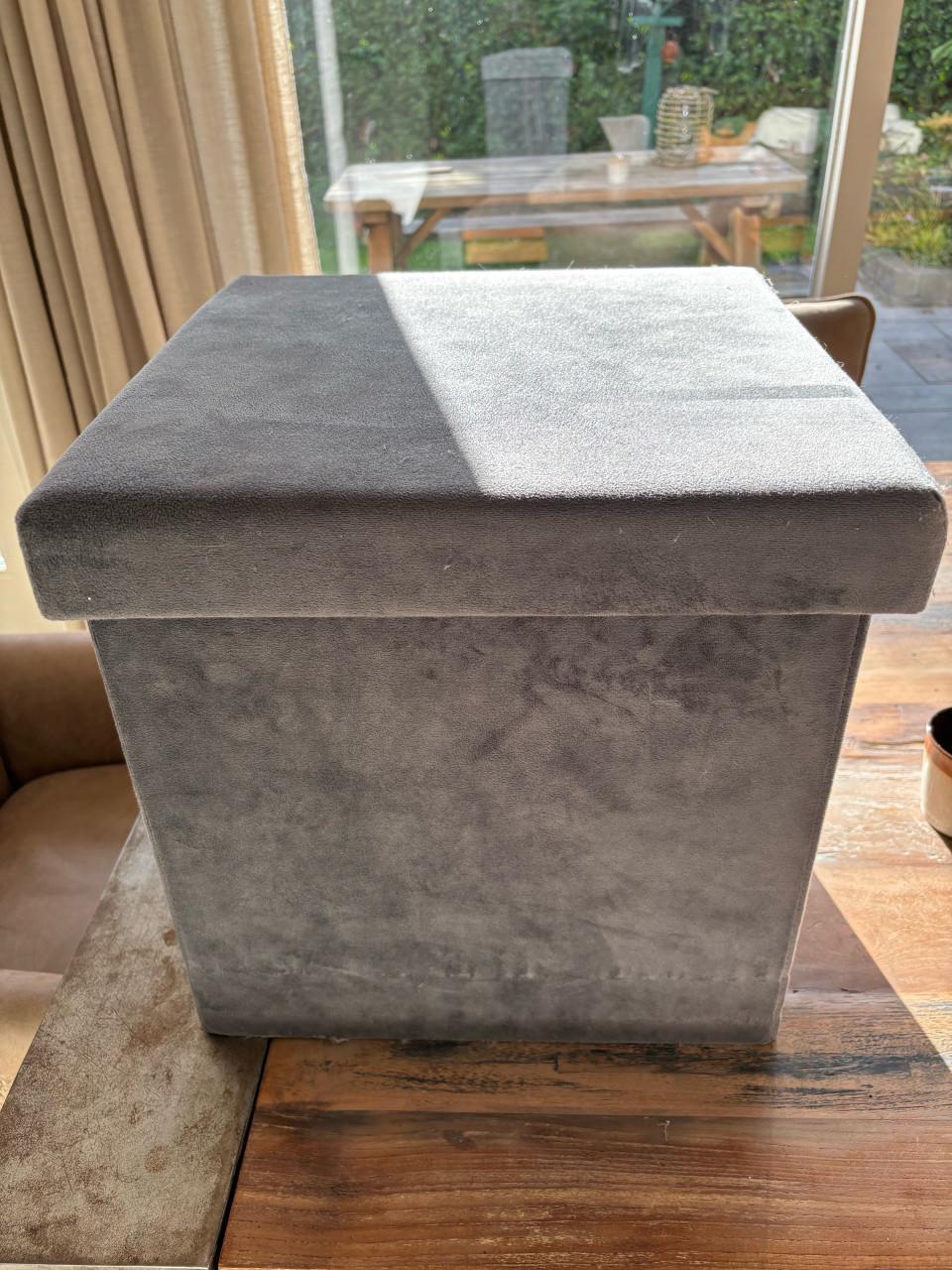 Gratis: Poef met opbergruimte