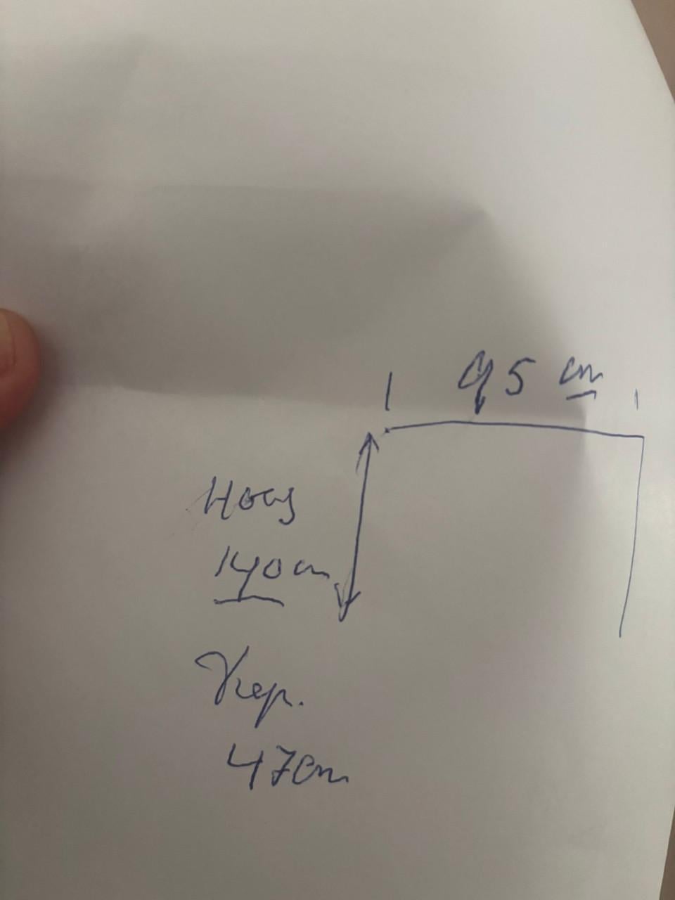 Massief eiken kastje in mooie staat