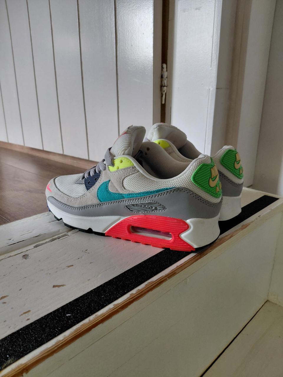 Nike Air Max 90 SE Evolution of Icons