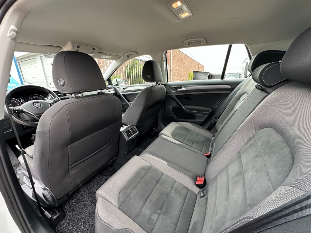 Volkswagen Golf 1.5 tsi comfortline business dsg pdc navi carplay