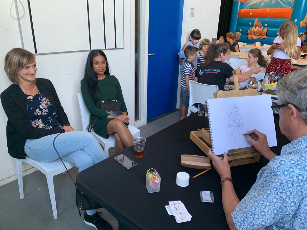 Leuk voor uw feest: laat karikaturen tekenen!