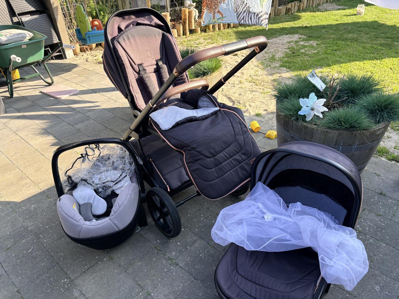 Kinderwagen met reiswieg en maxi cosi