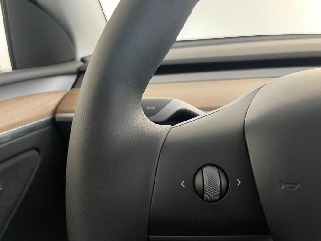 Tesla Model Y long range awd 75 kwh