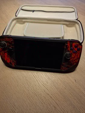 Rog Ally X + Killswitch case + Originele lader en doos.