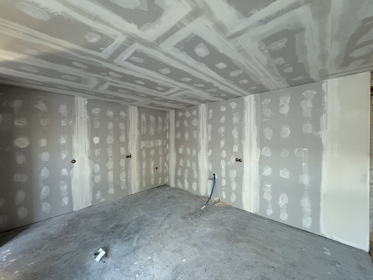 Nadien smeren  Stukadoorbedrjf Tel 0685004348