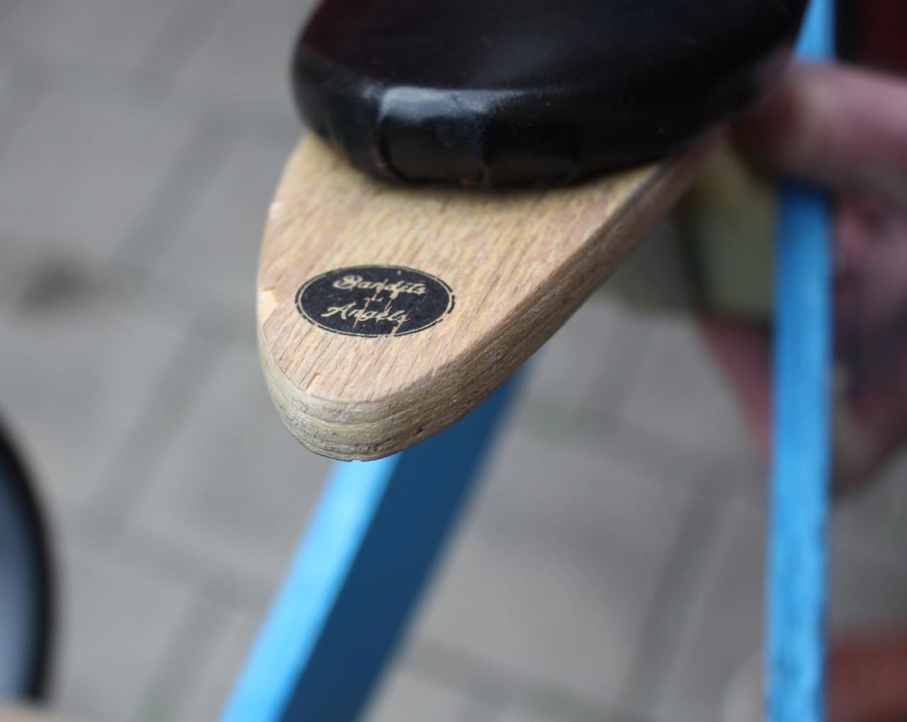 Zeer leuk loopfietsje-driewieller