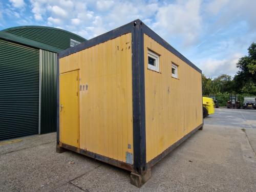 Gebruikte 6x3m kantoorunit / bouwkeet / schaftkeet / bureel
