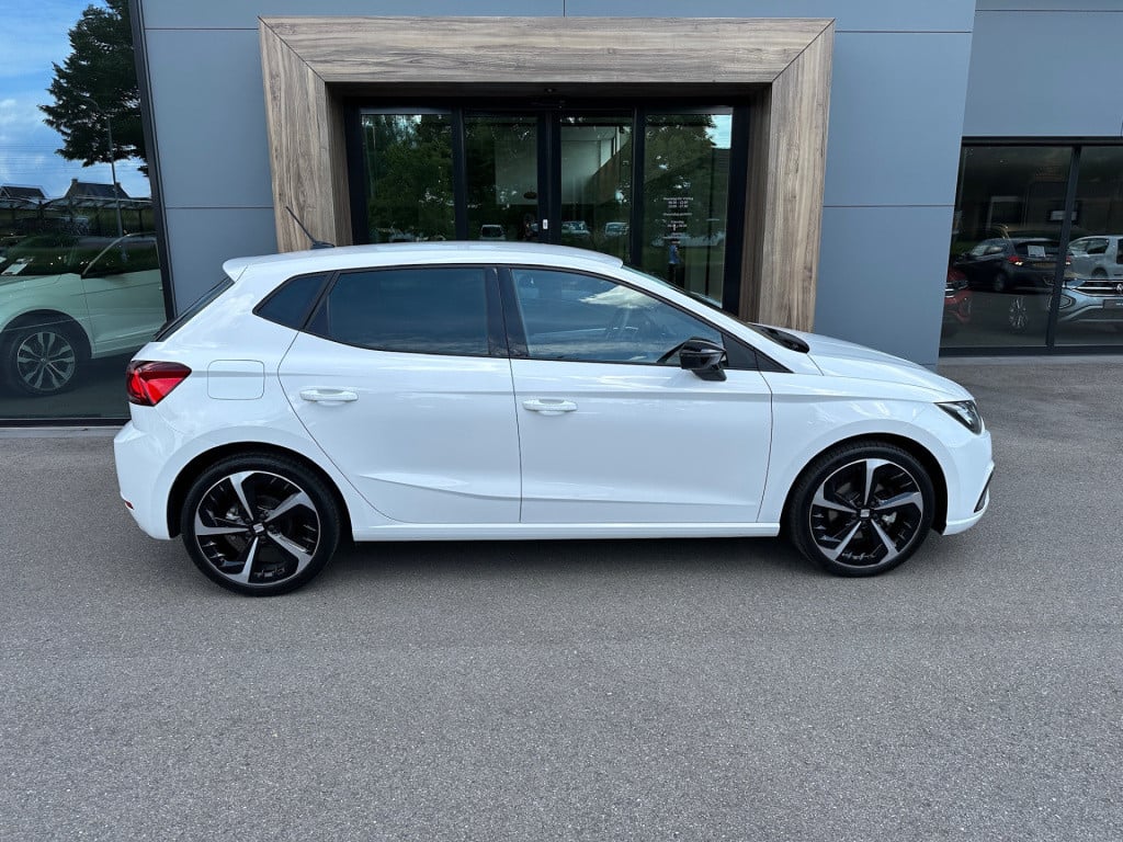 Seat Ibiza 1.0 ecotsi 116pk dsg fr | led | 18 inch | camera | carplay | ada