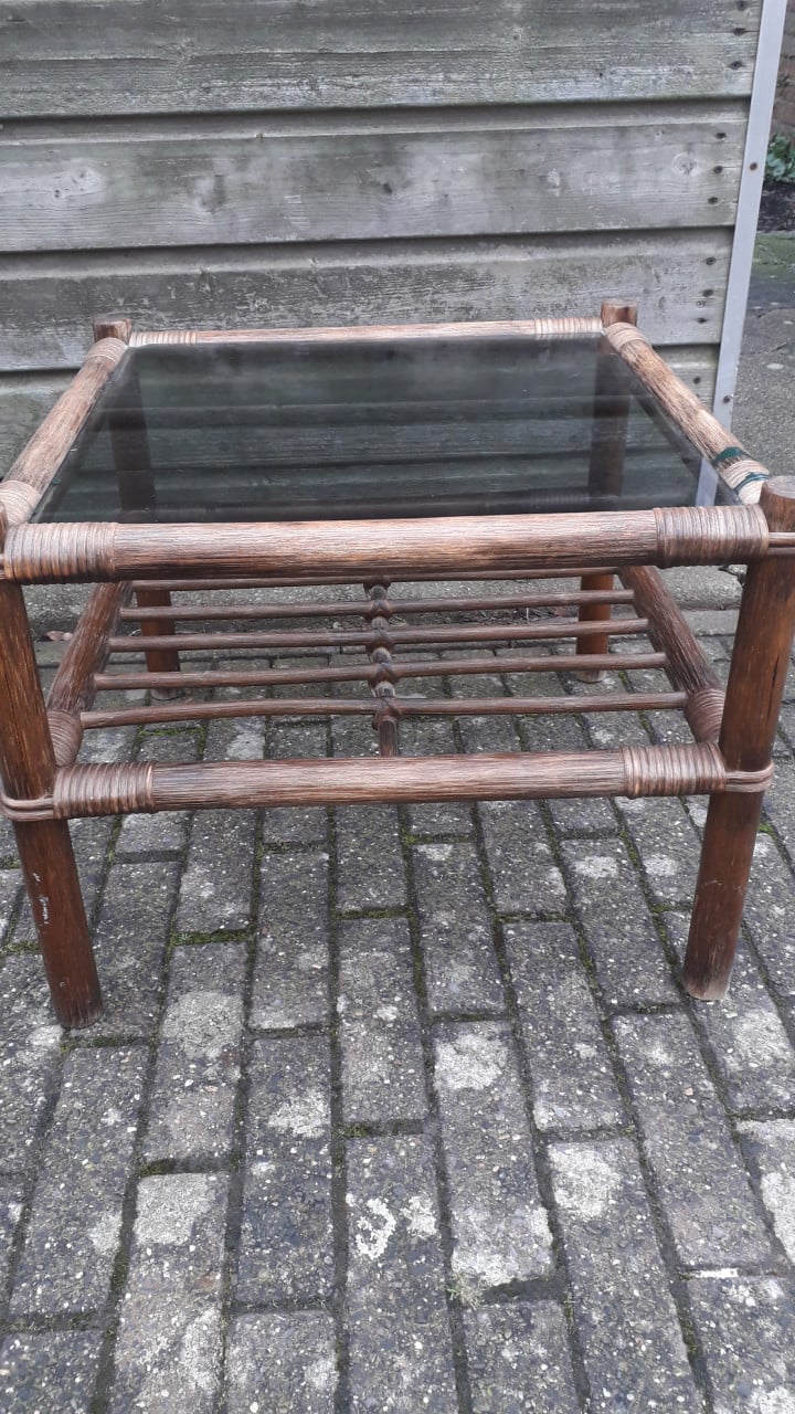 Bijzettafeltje