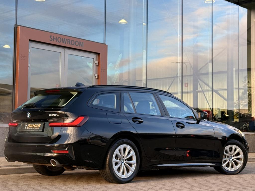 BMW 3-serie touring 330e | stoelverwarming | apple carplay | achteruitrijca