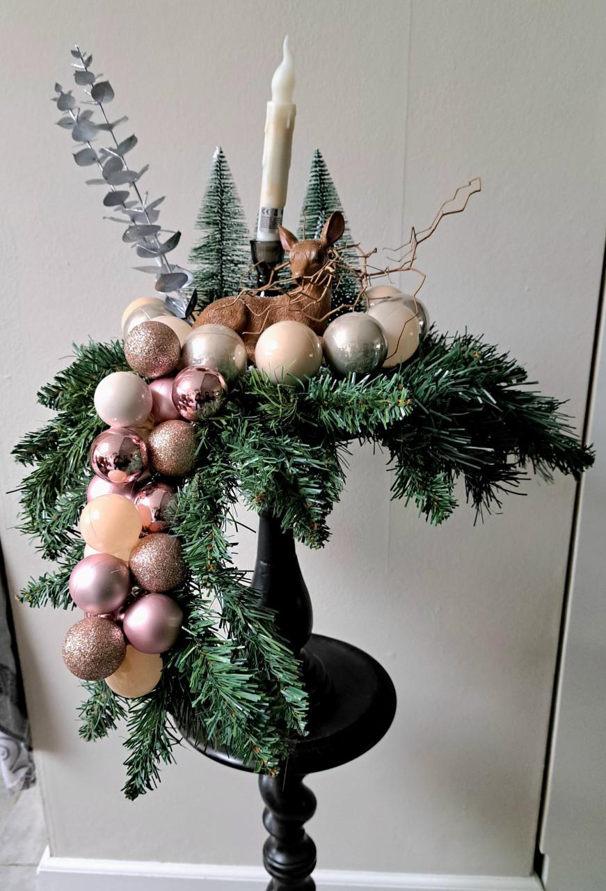 Kerst kunstbloemstuk