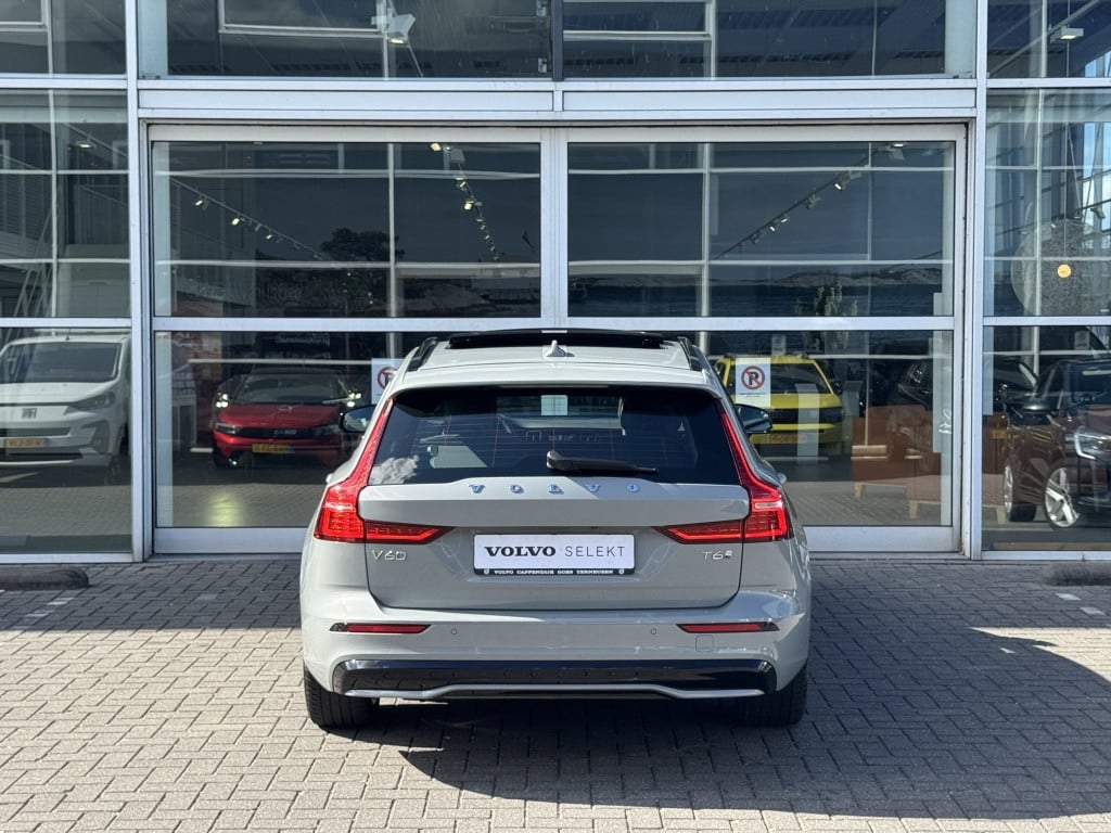 Volvo V60 t6 398pk recharge plus dark| panodak| adap.cruise| trekhaak| 36
