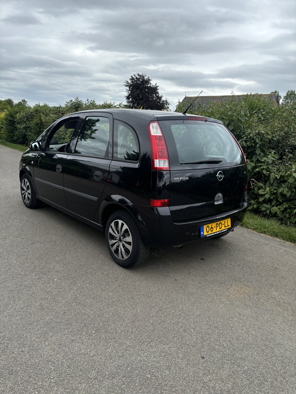 Opel meriva met een jaar apk!