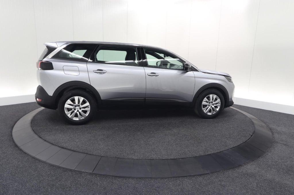 Peugeot 5008 puretech 130 eat8 active pack | 7 zitplaatsen | camera | apple