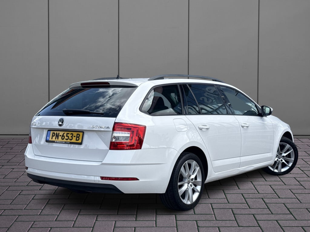 Skoda Octavia combi 1.0 tsi ambition business | nl-auto | navi | carplay | 