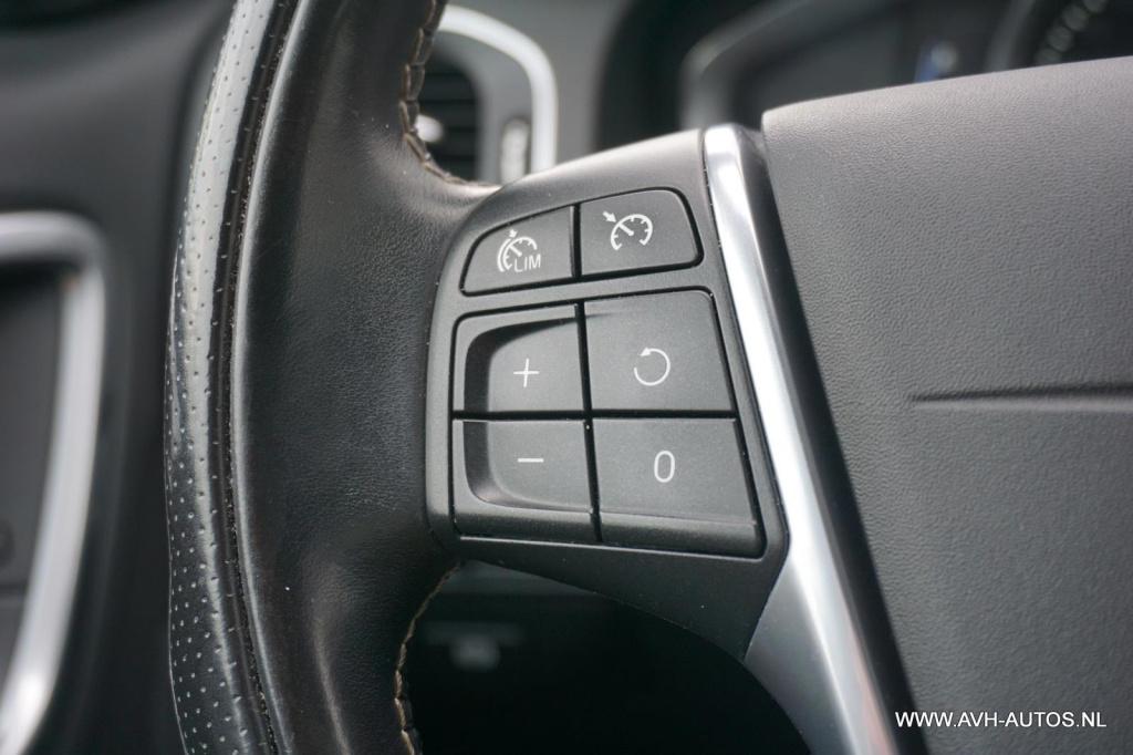Volvo V60 2.0 t3 summum