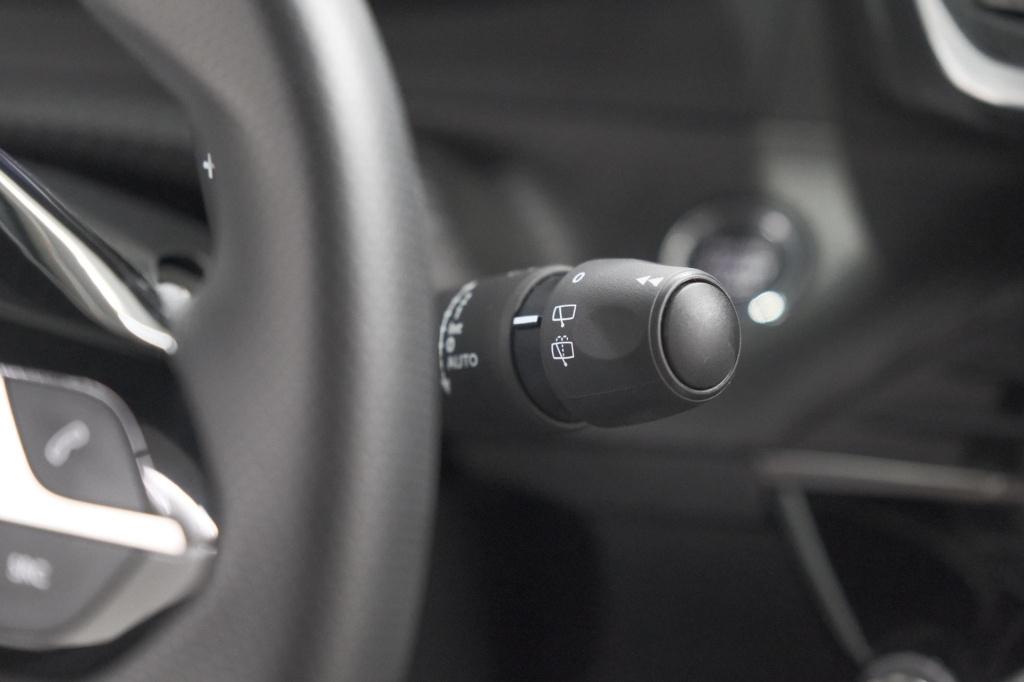 Peugeot 2008 1.2 hybrid 145 gt | camera | apple carplay | parkeersensoren