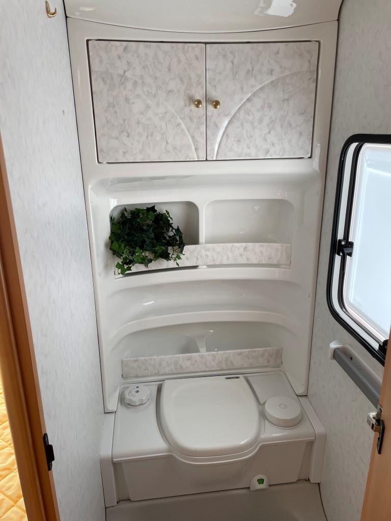 Hobby de Luxe 460 Ufe met mover