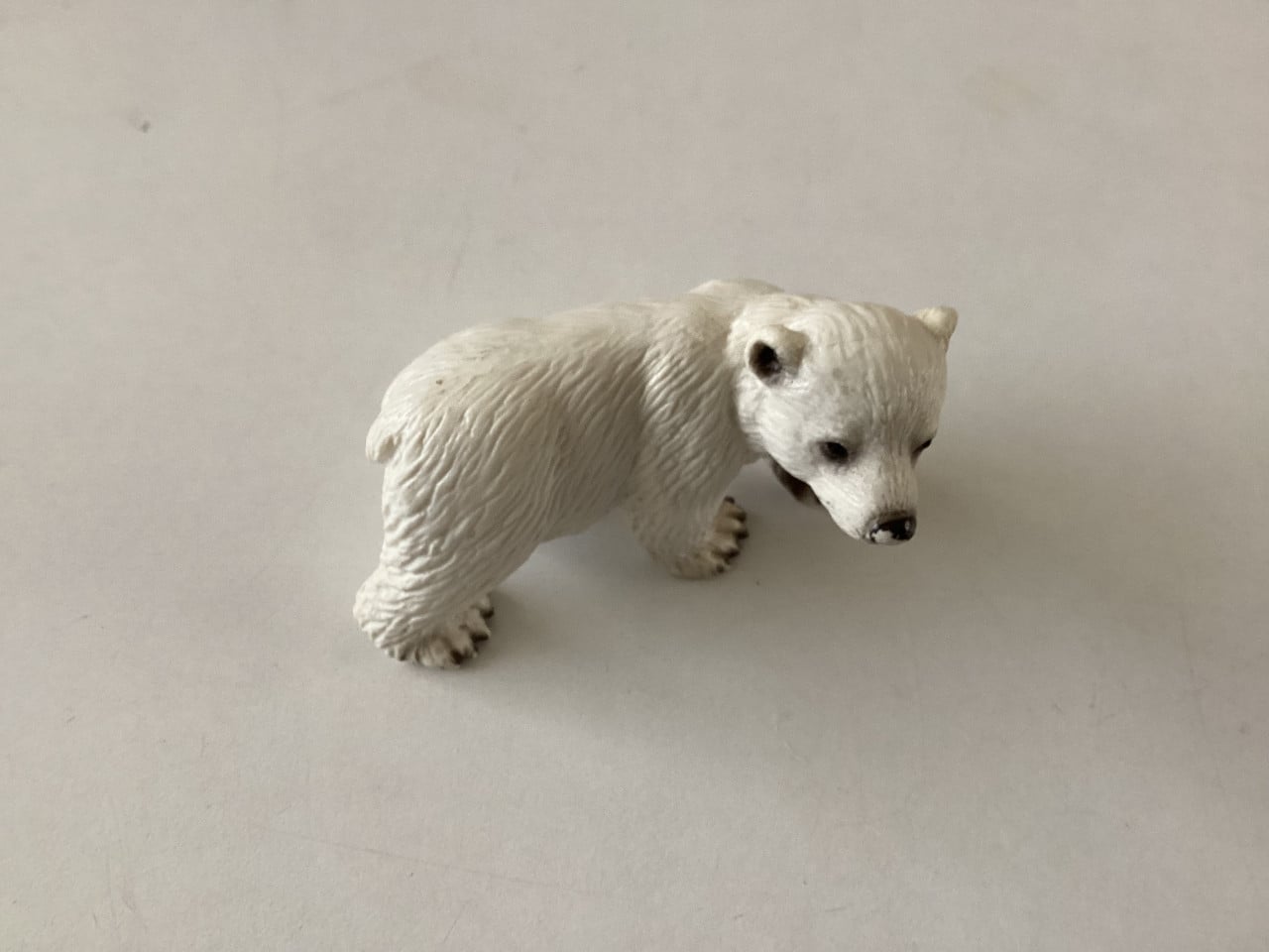 Olifanten, leeuw, hert, ijsbeer, eland, koe en zwijn.   Merk: Schleich/Bull
