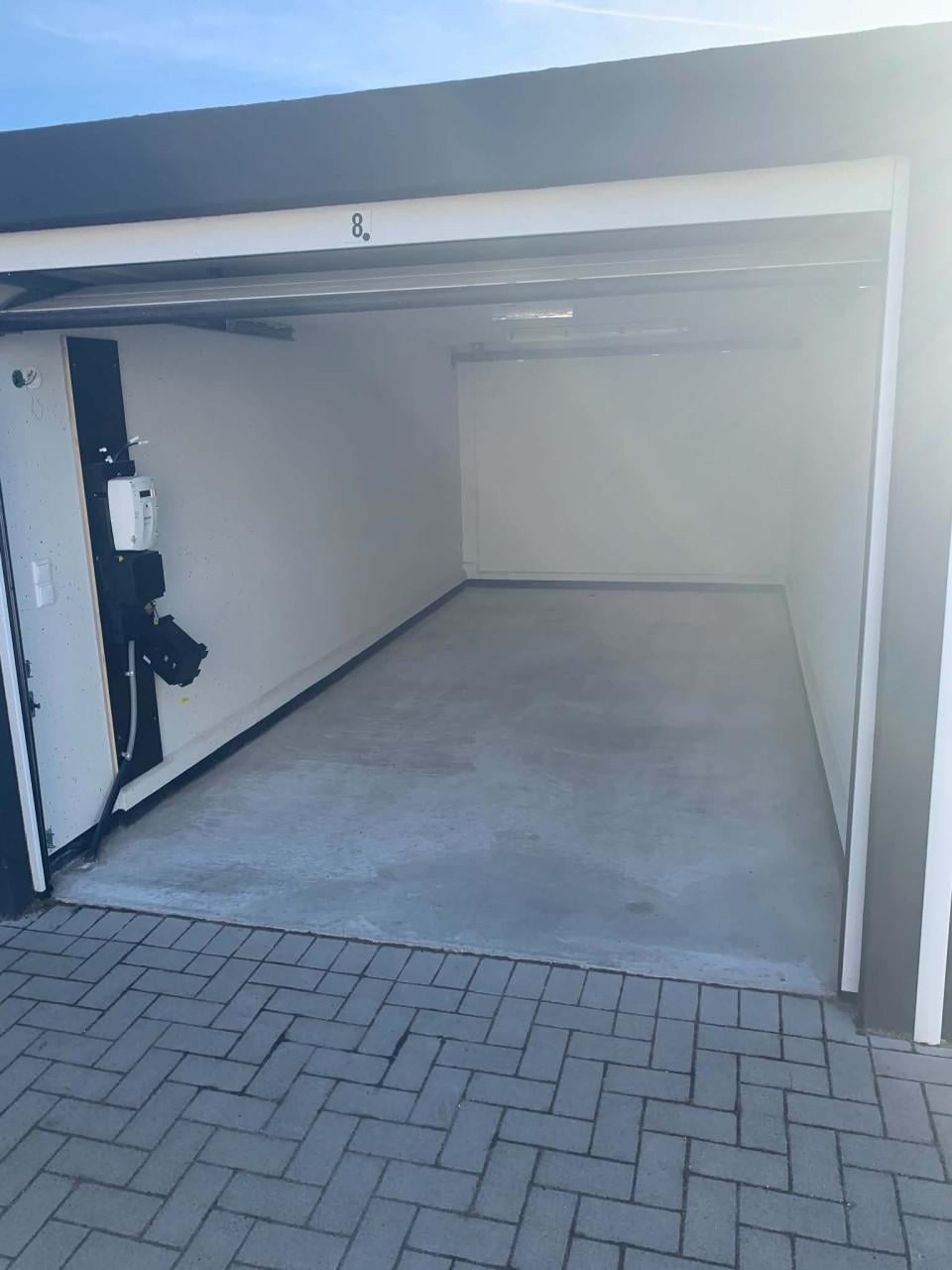 GARAGE TE HUUR TE OOSTBURG