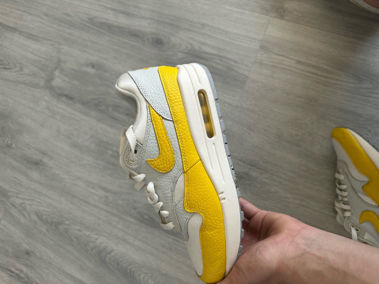 Tekoop Nike airmax One yellow