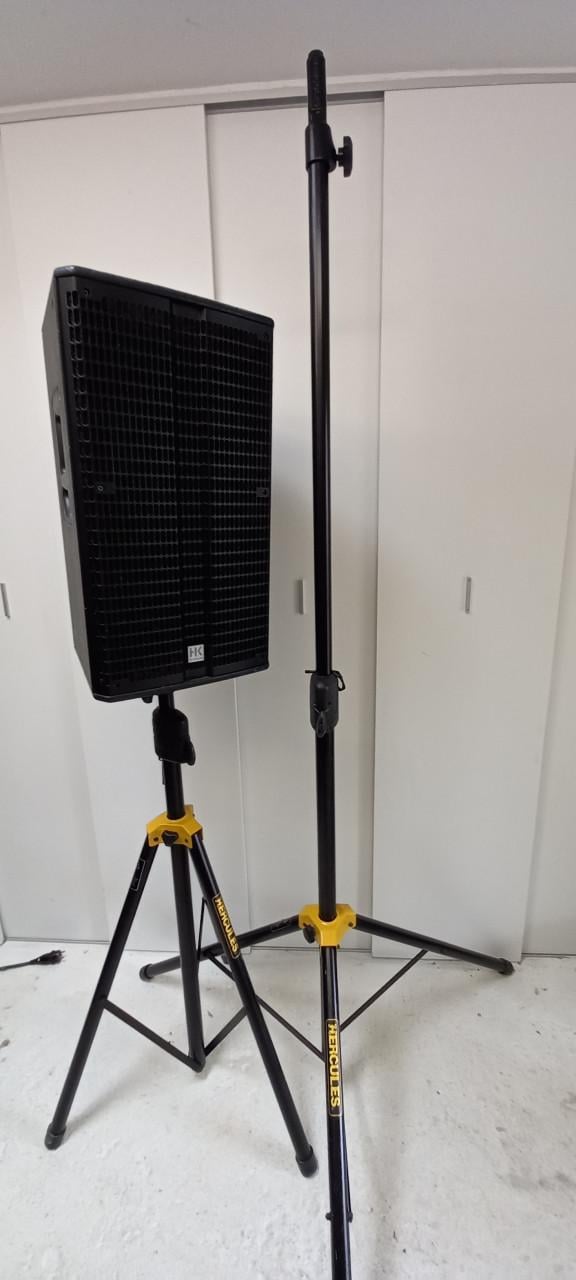 Complete PA-set : 2xHK Linear5 112FA+ hoezen+statieven+ combi kabel